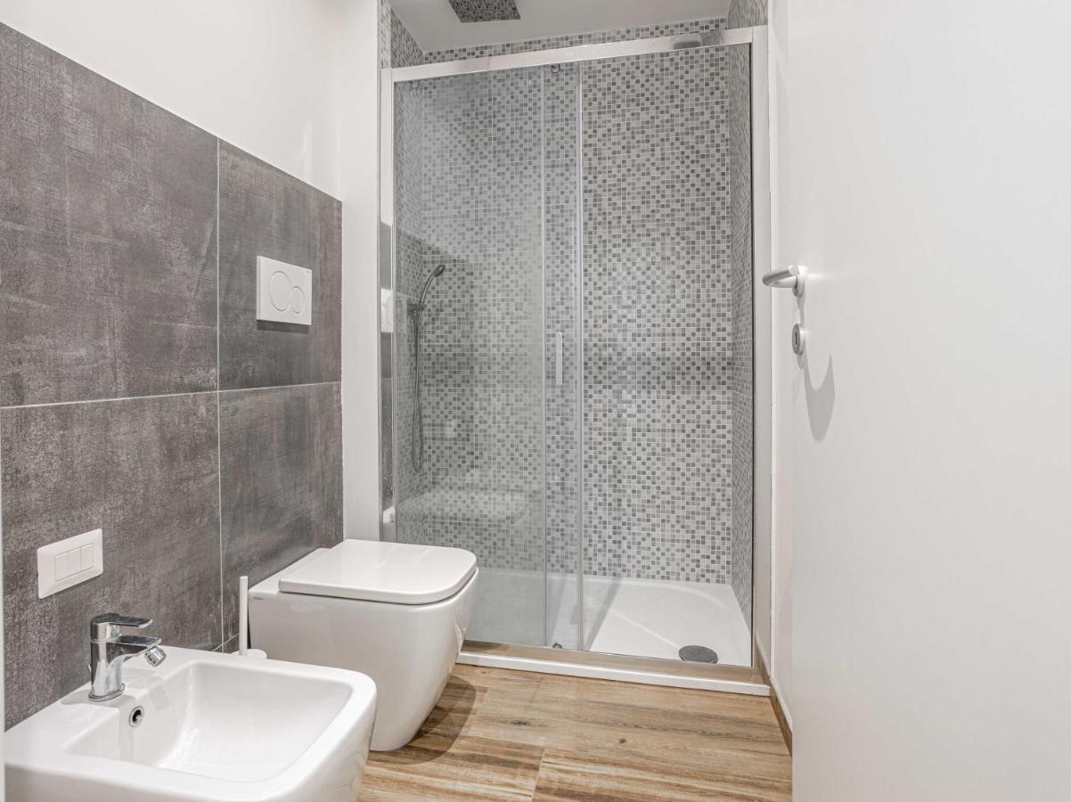 Sunlit 1 Bedroom Apt Via Pirelli Milan Exterior photo